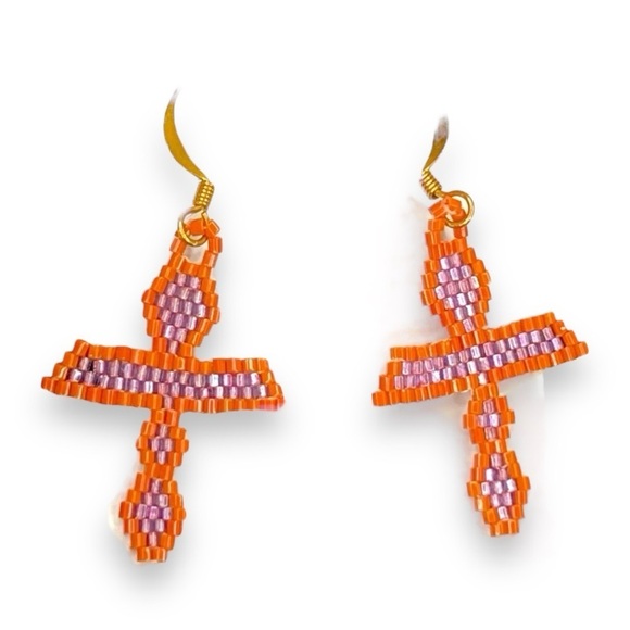 NATIVE BEADED EARRINGS CROSS BRICK STITCH PURPLE RED GIFT PURPLE RED CROW INDIAN - Picture 1 of 9